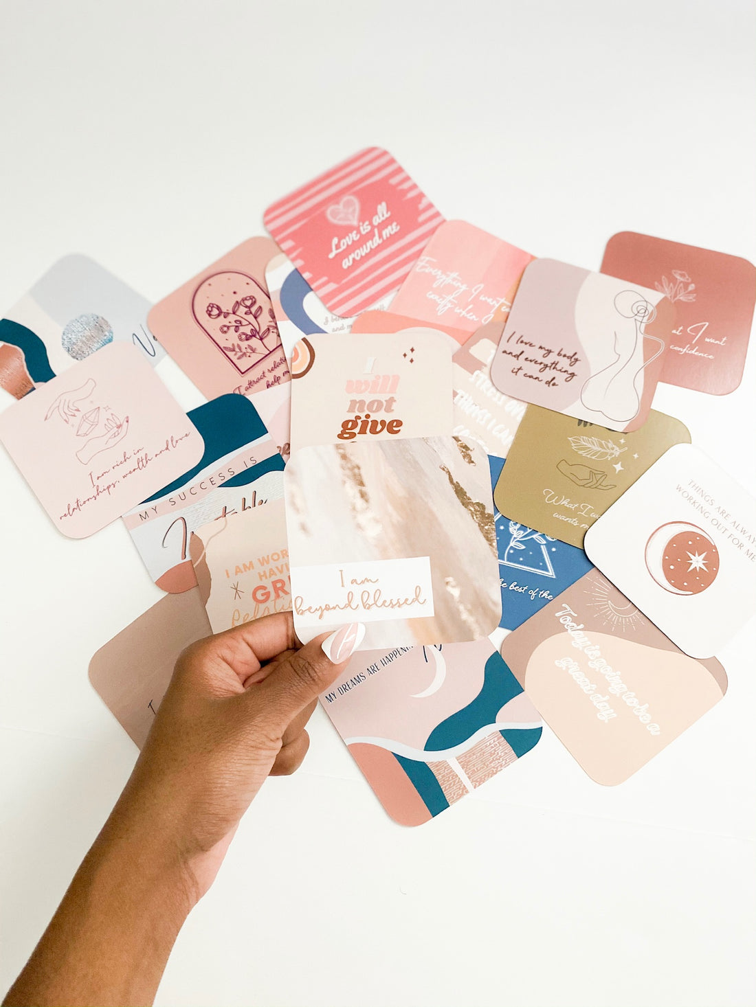 4 Effective Ways to Use Affirmation Cards